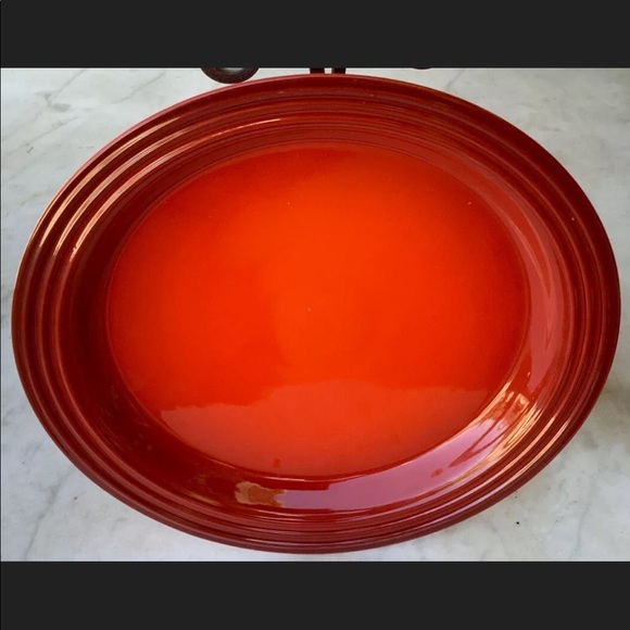 LE CREUSET DINNER PLATE CERISE CHERRYRED STONEWARE - Picture 3 of 6